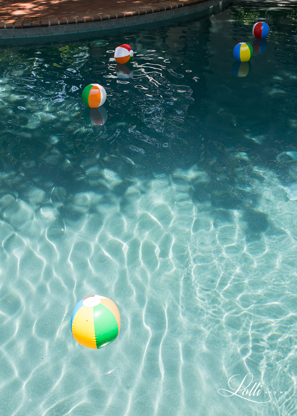 featured-pool-floats - Lolli and Me